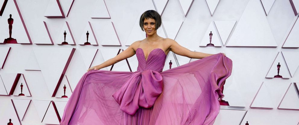 Halle Berry Debuts New Short Blunt Haircut And Bangs For Oscars 21 Abc News