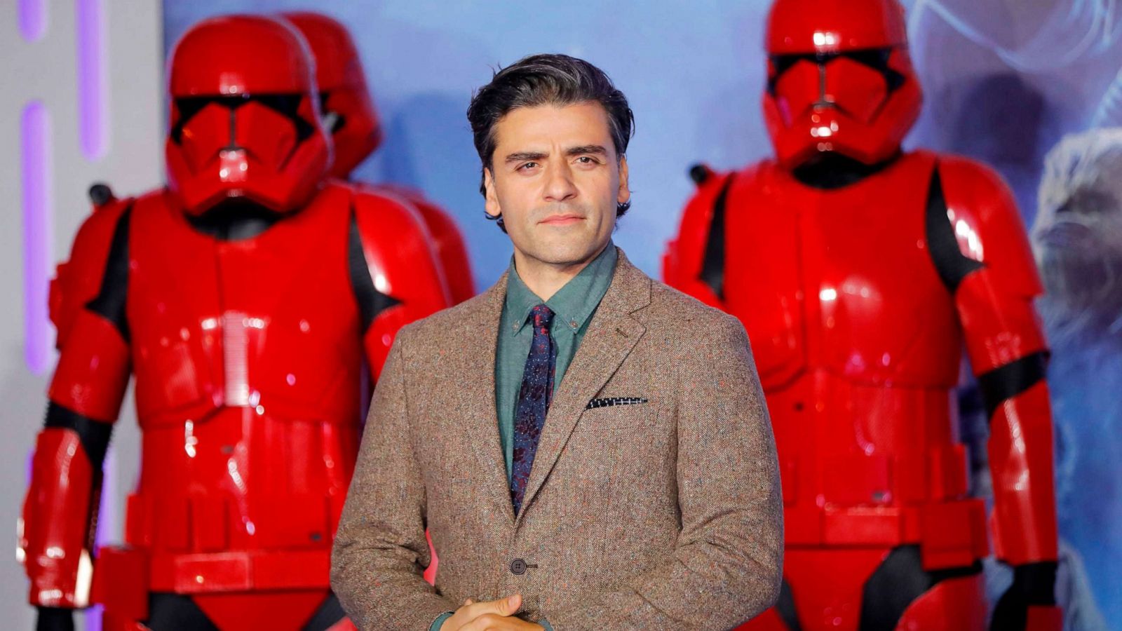 PHOTO: Actor Oscar Isaac poses on the red carpet upon arrival for the European film premiere of Star Wars: The Rise of Skywalker in London, Dec. 18, 2019.