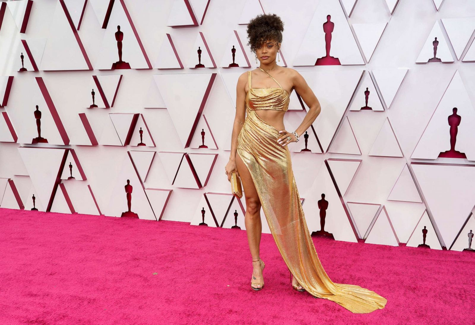 Photos from Oscars 2021 Red Carpet Fashion