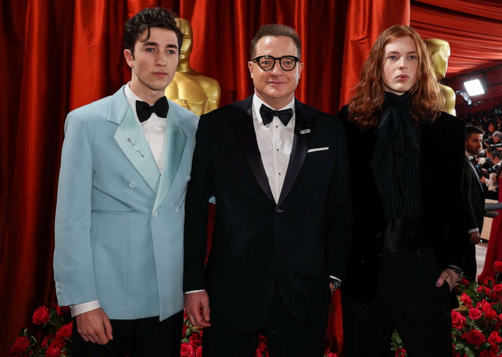 PHOTO: Brendan Fraser and sons Leland and Holden attend the 95th Academy Awards in Hollywood, Mar. 12, 2023.