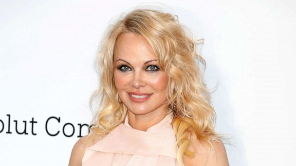 Pamela Anderson weds producer Jon Peters in an ultra-private ceremony ...