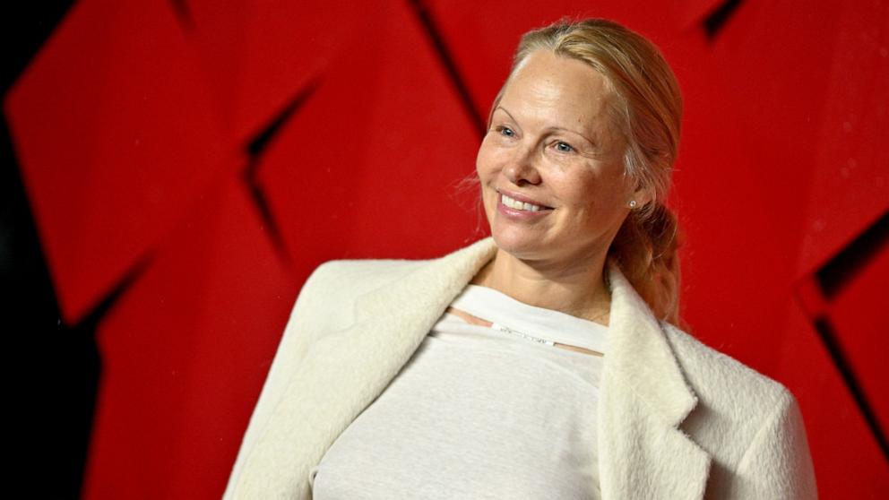 VIDEO: Pamela Anderson talks Broadway debut in 'Chicago'