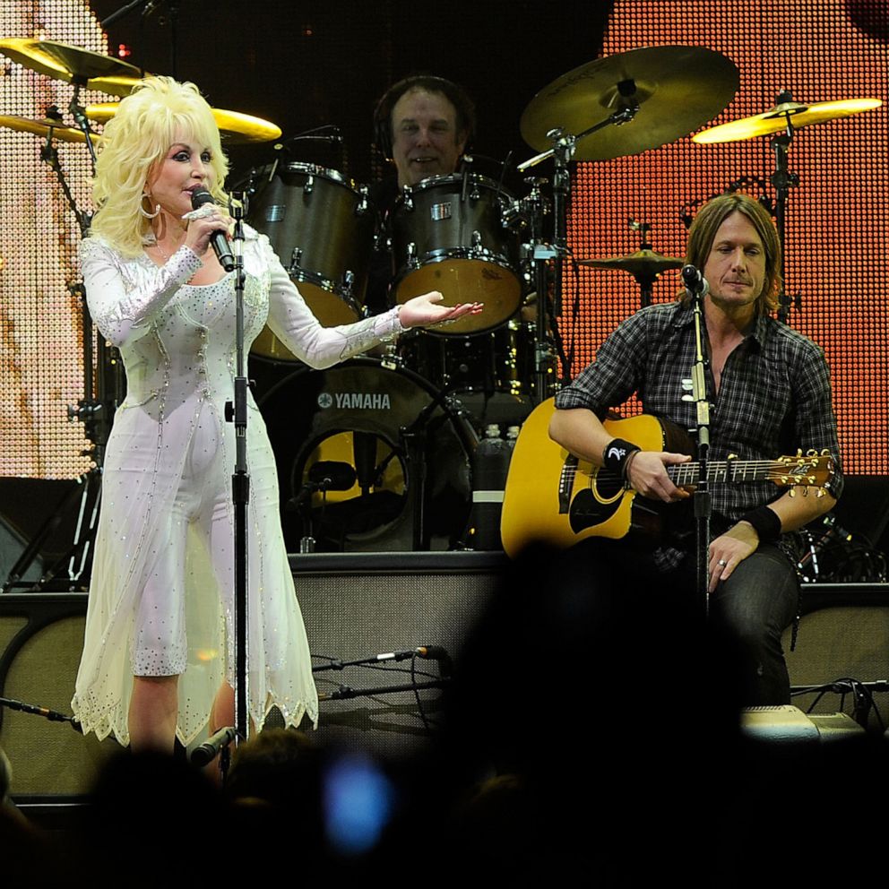 VIDEO: Who Dolly Parton says would be a dream partner for duet and dessert