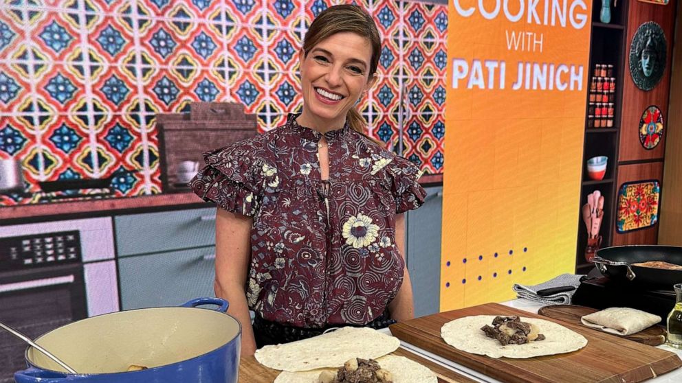 ¿Qué es la comida fronteriza?  Chef Pati Jinich comparte 2 recetas regionales de la frontera México-Estados Unidos de un nuevo programa