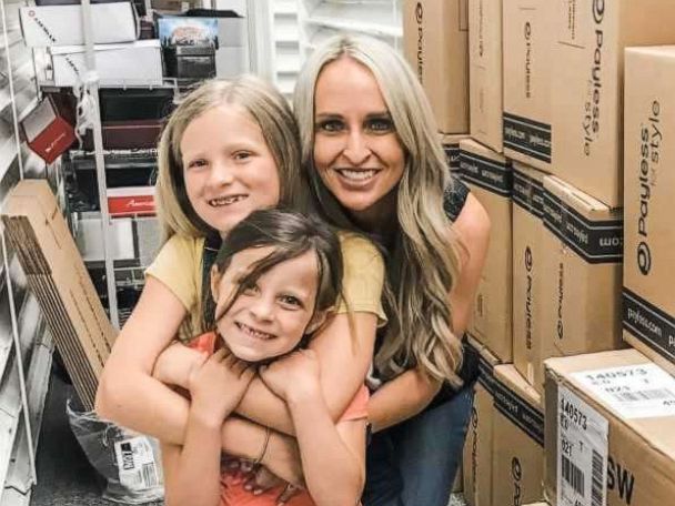 PHOTO: An Arkansas mom Carrie Jernigan bought out all the shoes at her local Payless store to give to those in need.