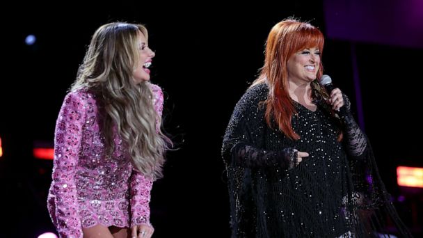 Carly Pearce says singing with Wynonna Judd during ﻿'CMA Fest' special ...