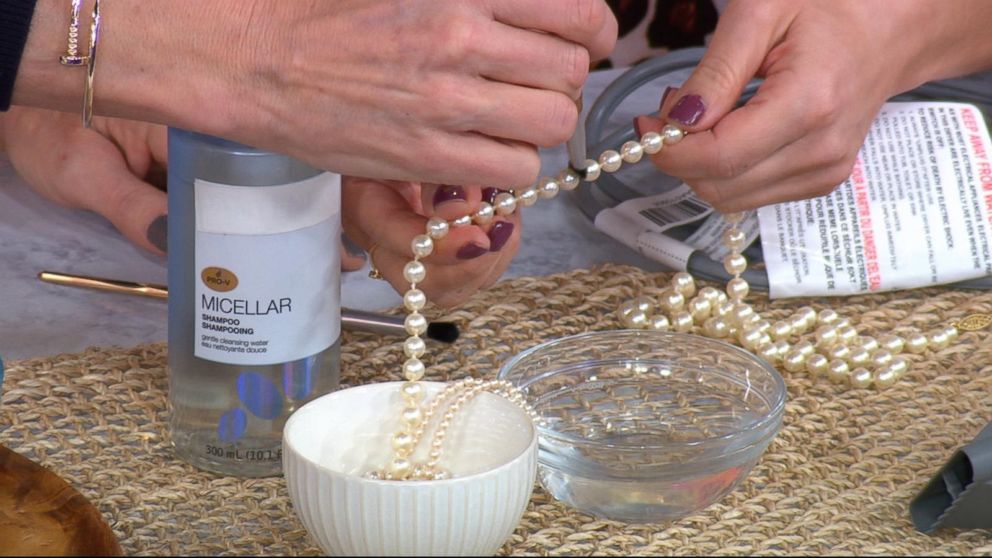 PHOTO: Make your pearls shine using a brush, shampoo and a blow dryer.