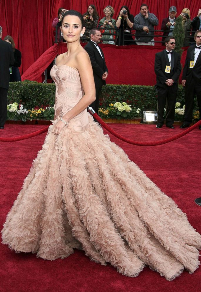 PHOTO: Penelope Cruz attends the 79th annual Academy Awards held at the Kodak Theatre, Feb. 25, 2007, in Hollywood, Calif.