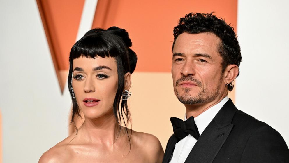 PHOTO: Katy Perry and Orlando Bloom attend the 2025 Vanity Fair Oscar Party Hosted By Radhika Jones at Wallis Annenberg Center for the Performing Arts on March 02, 2025 in Beverly Hills, California.