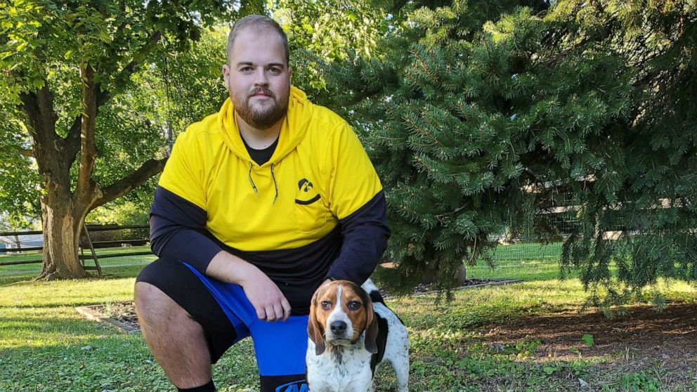 VIDEO: How college graduate who lost 200 pounds during quarantine motivates others