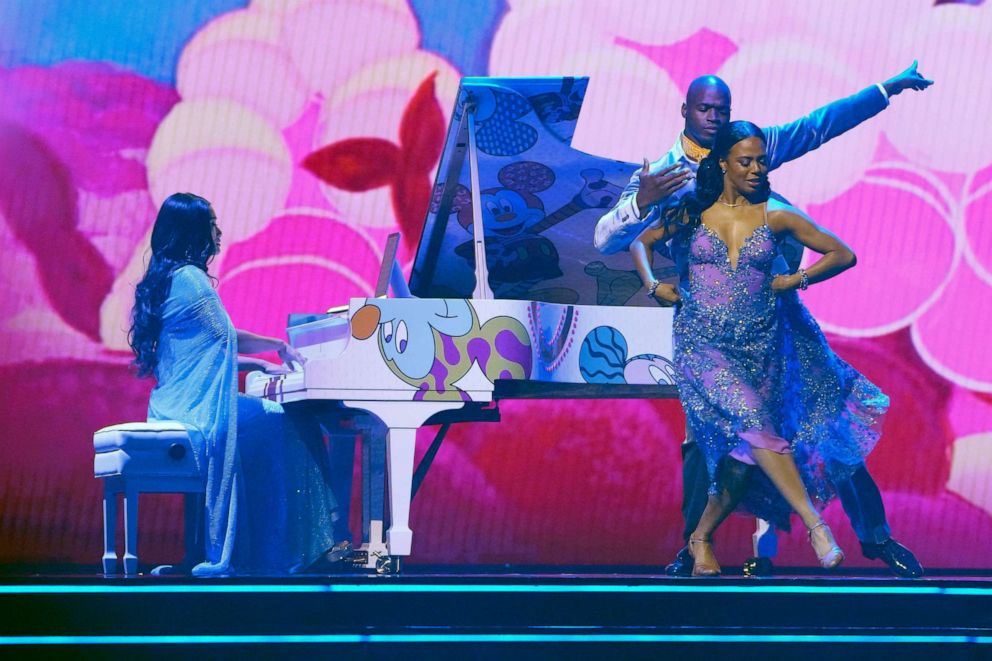 PHOTO: Chloe Flower performs on piano while Adrian Peterson and Britt Stewart compete on "Dancing With the Stars."