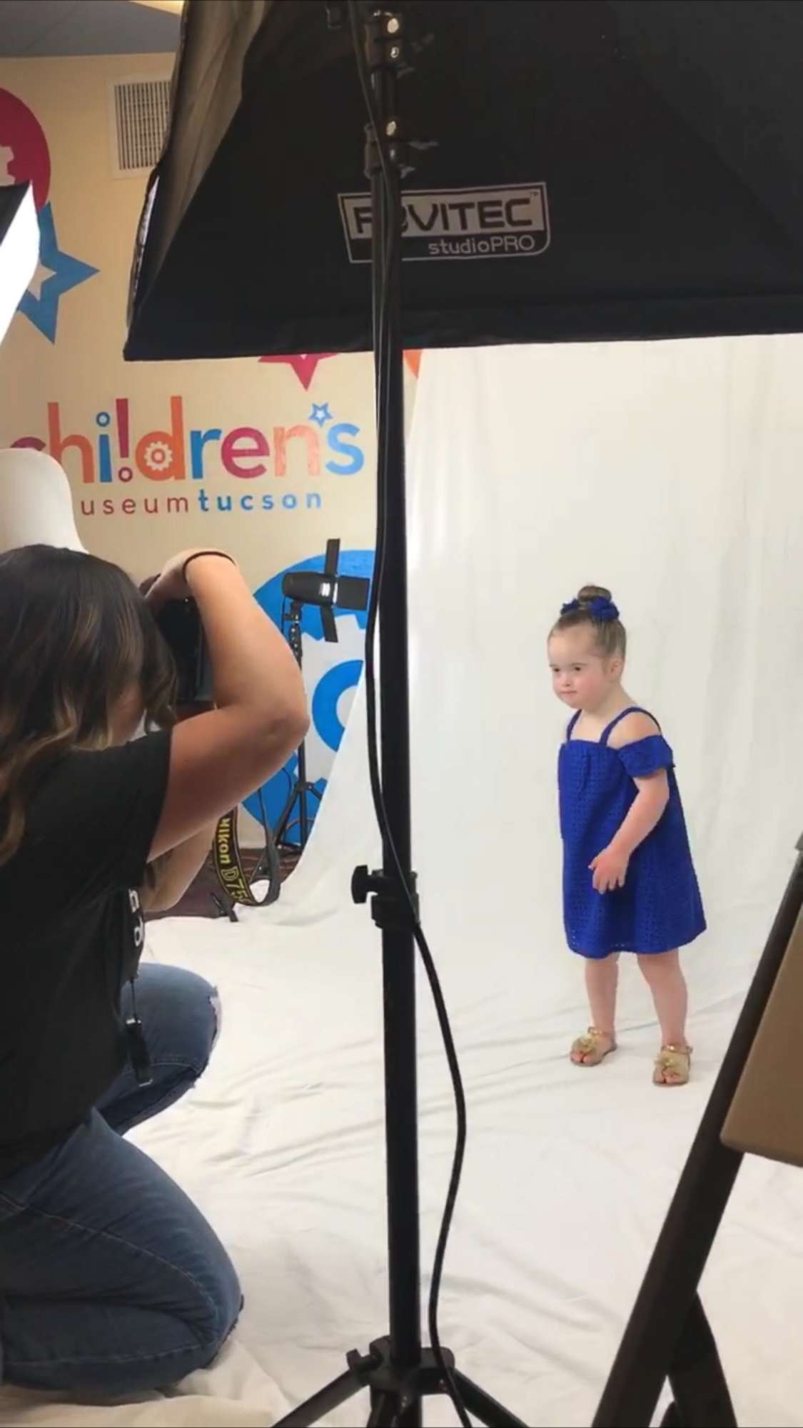 PHOTO: Jordan Grace MacKeigan, 4, poses at the pop-up photo shoot in Tucson, Arizona.
