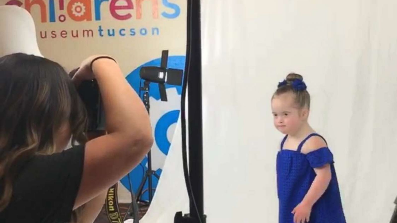 PHOTO: Jordan Grace MacKeigan, 4, poses at the pop-up photo shoot in Tucson, Arizona.