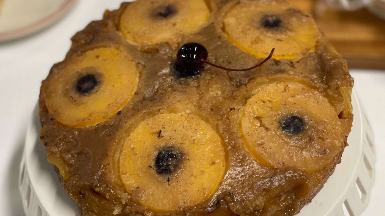 PHOTO: An Oscars-inspired pineapple upside-down cake.