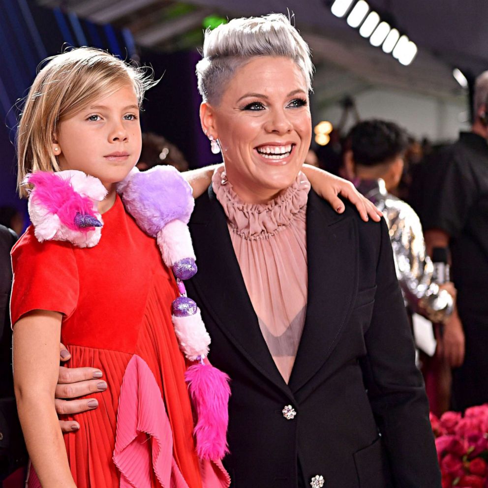 Pink's 9yearold daughter Willow shows off her tremendous singing
