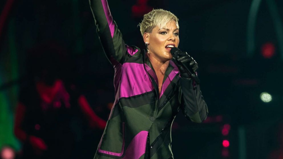 Pink stops concert to console, hug teen who just lost her mother Good