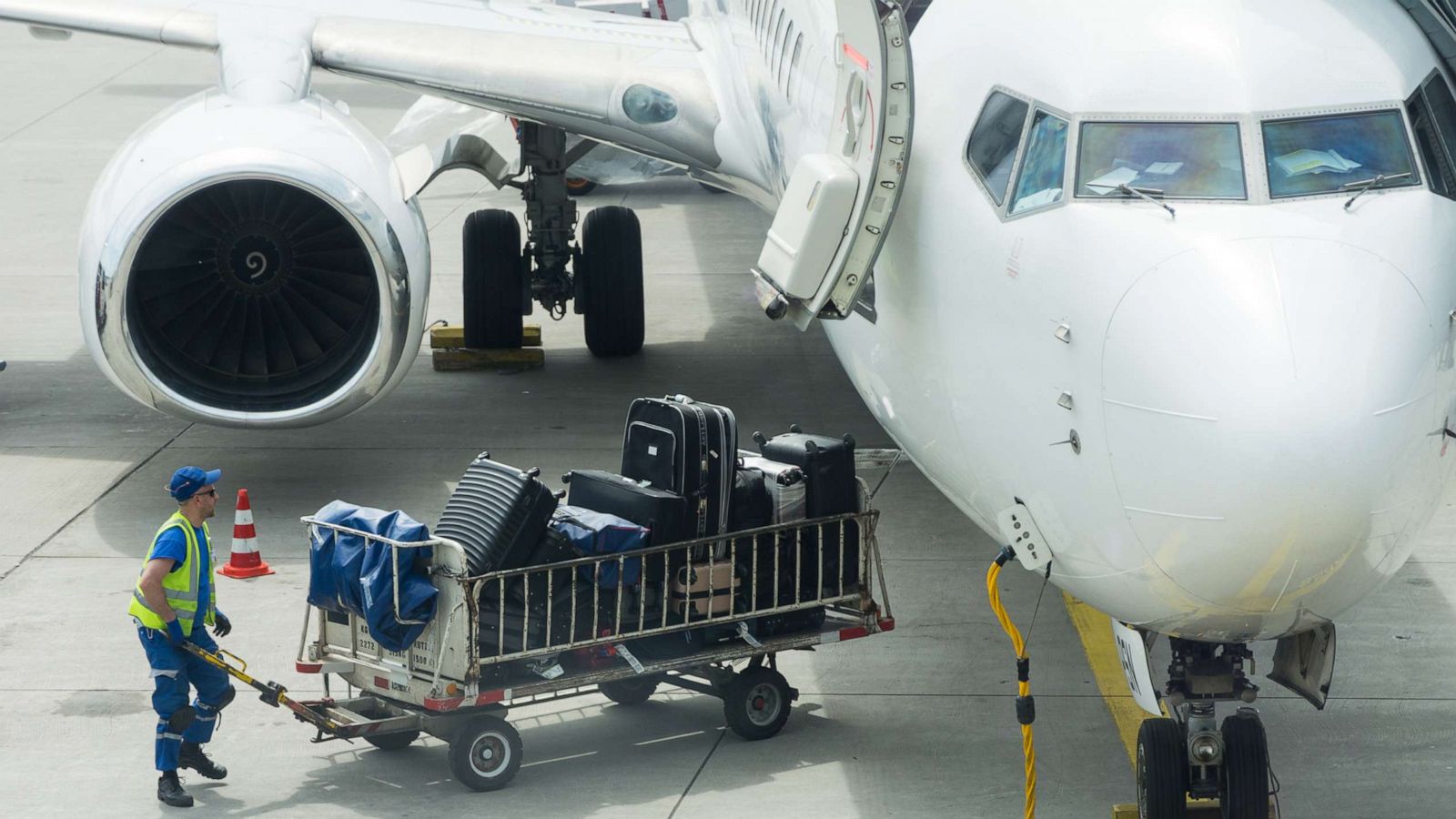 PHOTO: An airline is loaded with luggage in this May 22, 2016 file photo.