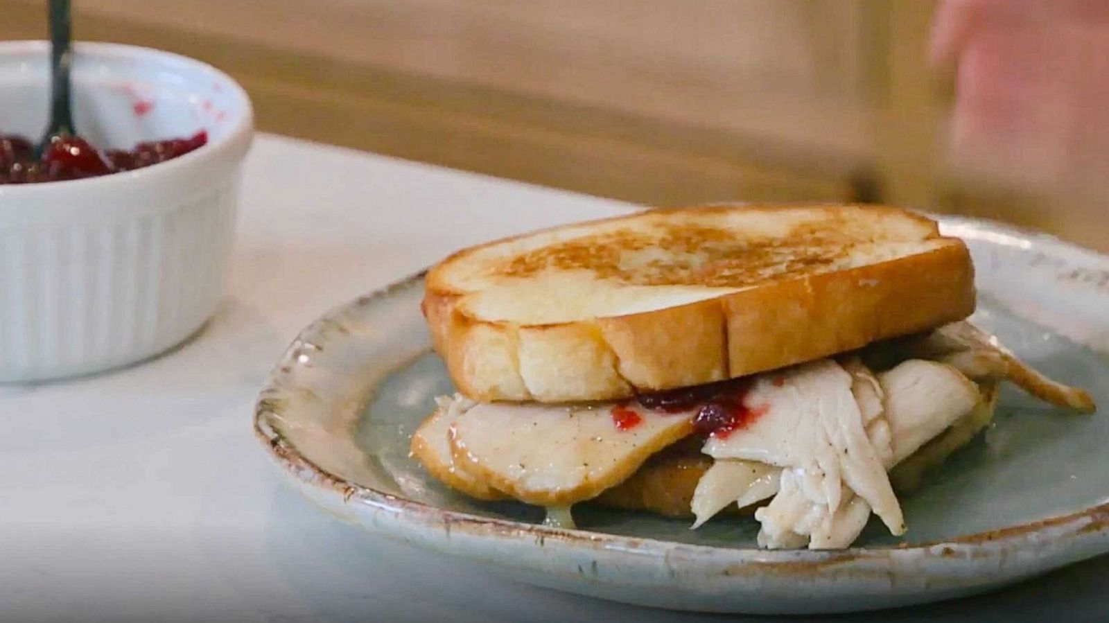 PHOTO: Jessie James Decker's moist maker Thanksgiving turkey sandwich.