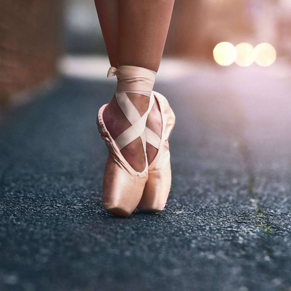 VIDEO: Adorable ballerinas pose together in honor of Black History Month 
