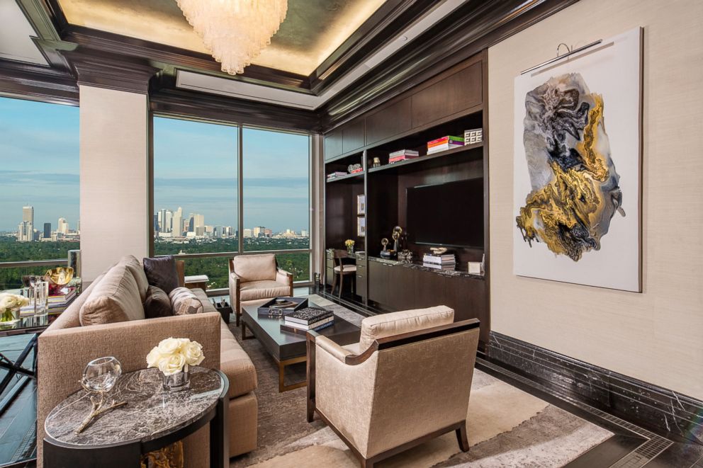 PHOTO: The Presidential Suite is 5,000 square feet and features two bedrooms and Houston skyline views.