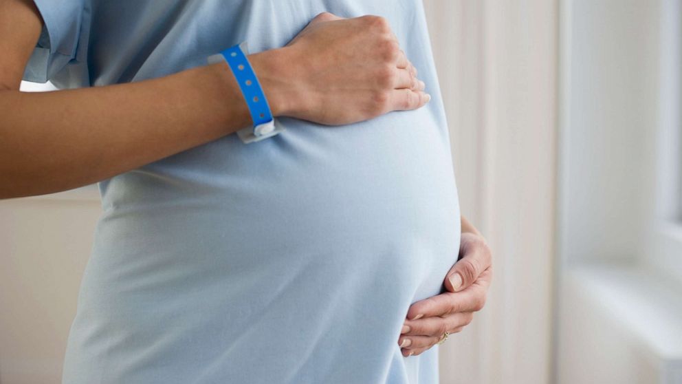 PHOTO: A pregnant woman in the hospital.