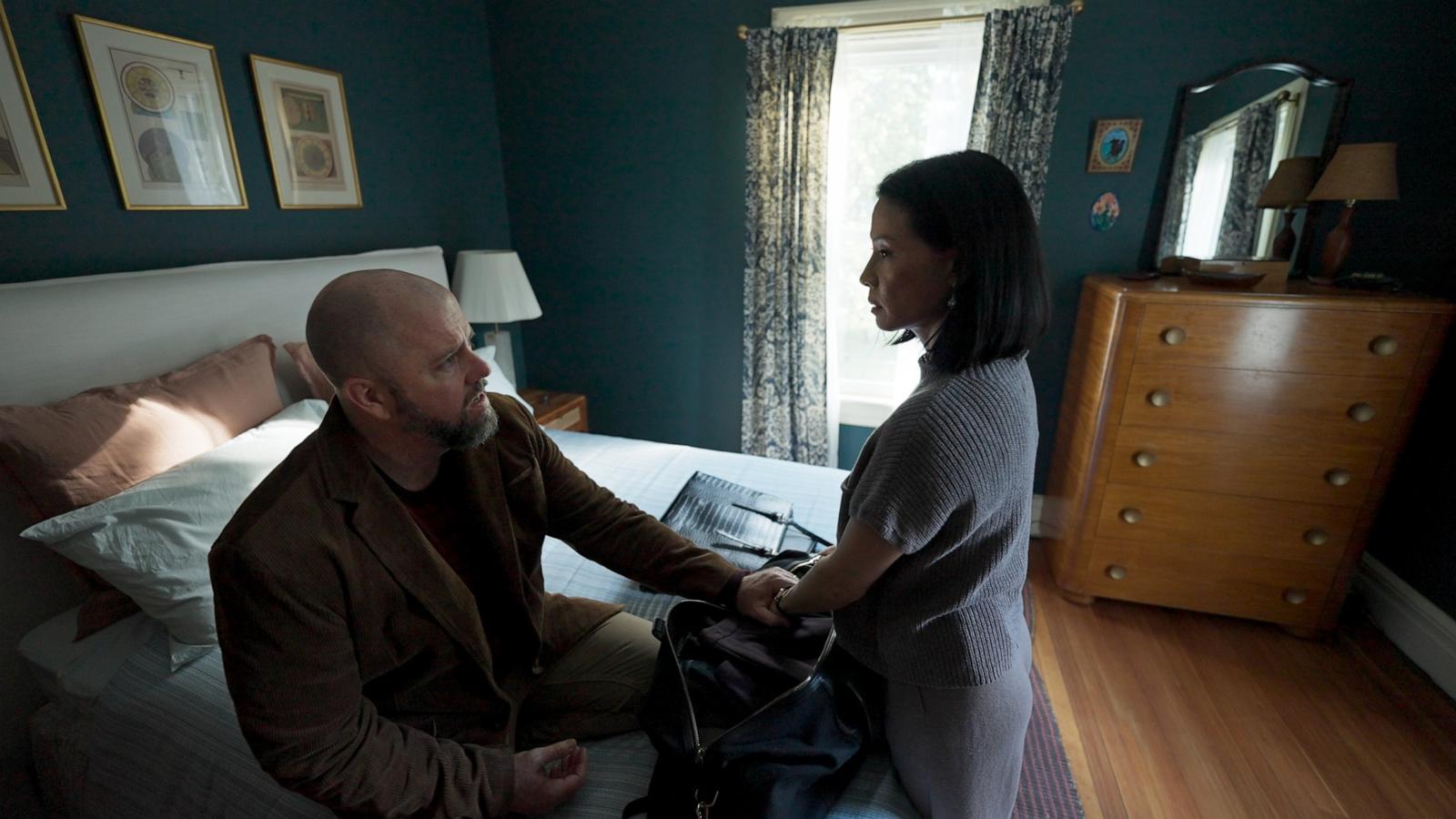 PHOTO: Chris Sullivan, as Chris, and Lucy Liu, as Rebekah, in "Presence."