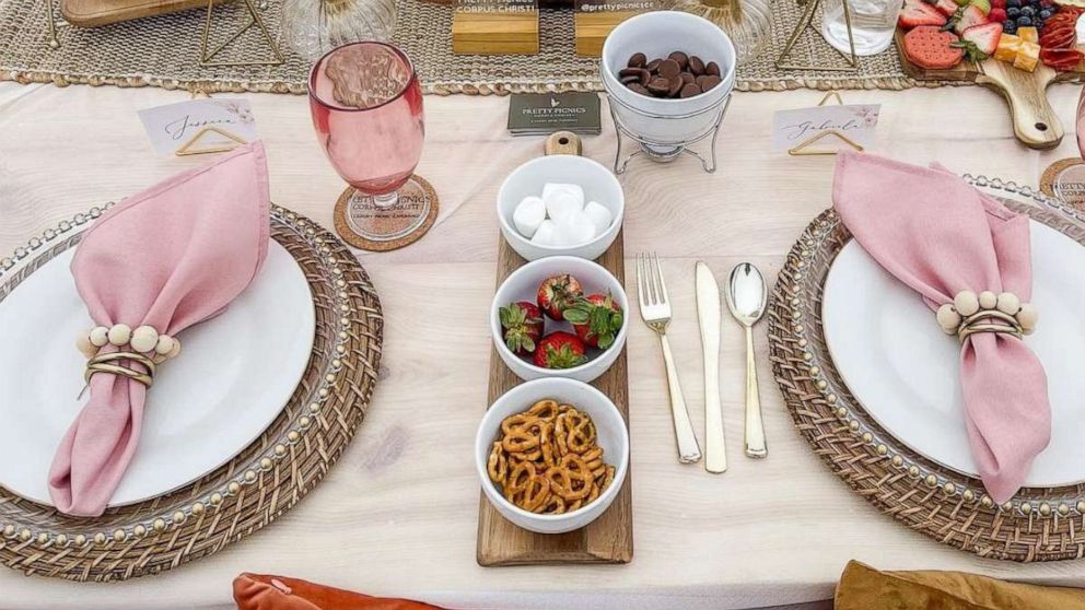 VIDEO: How to throw a luxurious picnic party