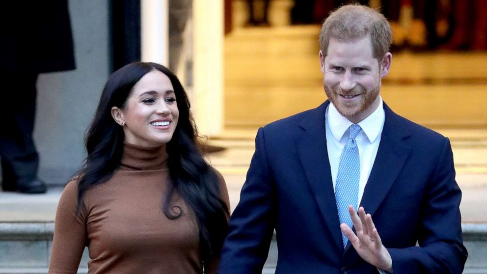 PHOTO: Prince Harry, Duke of Sussex and Meghan, Duchess of Sussex depart Canada House on Jan. 07, 2020, in London.