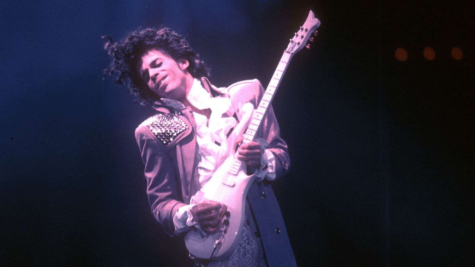 PHOTO: Prince performs live at the Fabulous Forum, Feb. 19, 1985, in Inglewood, Calif.