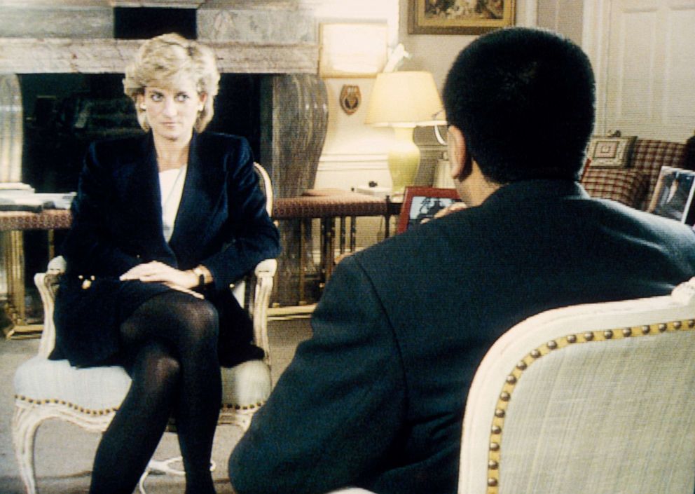 PHOTO: Martin Bashir interviews Princess Diana in Kensington Palace for the BBC television program Panorama, Nov. 20, 1995.