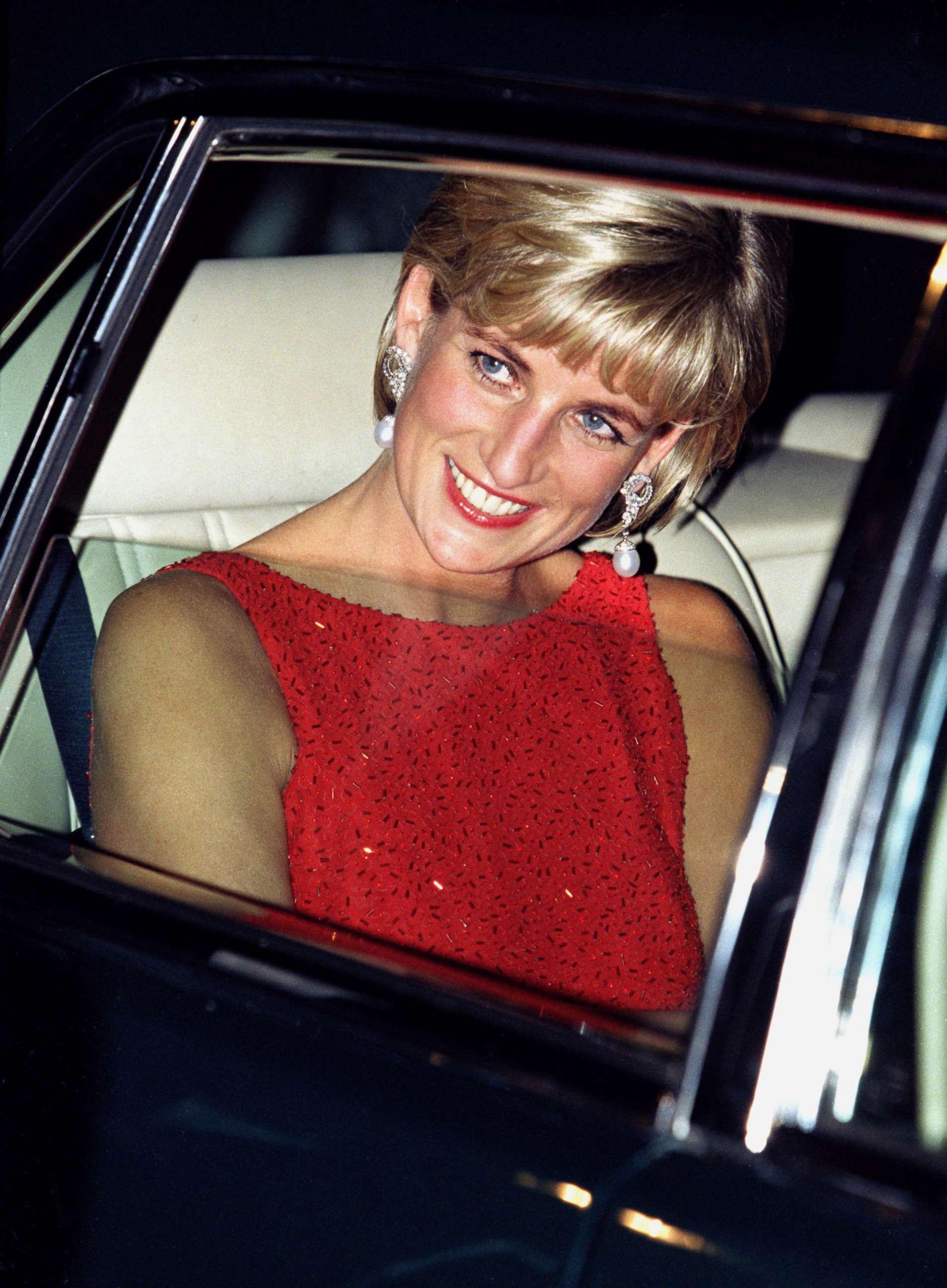 PHOTO: Diana, The Princess Of Wales a gala dinner held by the American Red Cross in Washington, June 17, 1997.