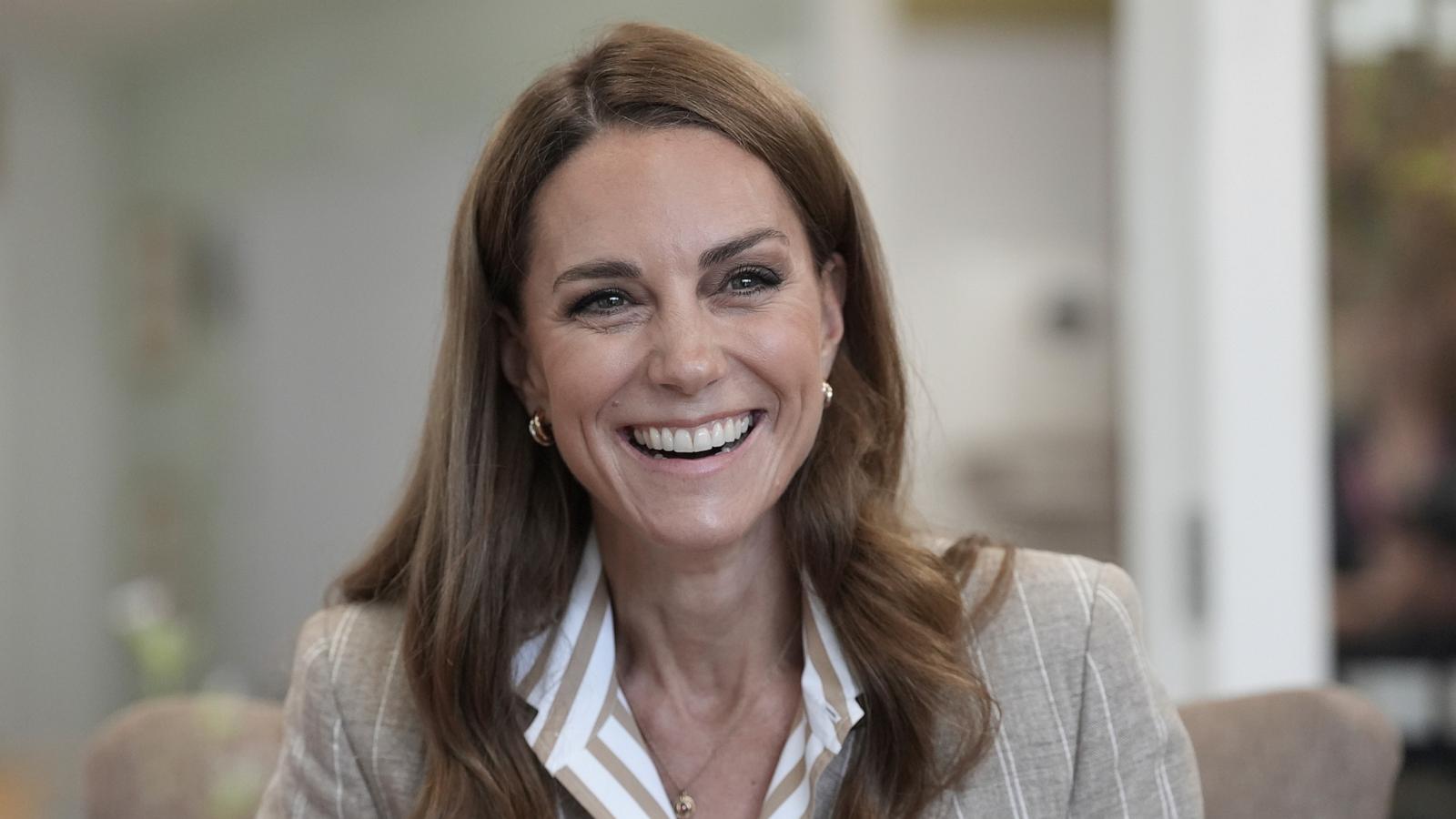 PHOTO: Britain's Kate, Princess of Wales visita the RHS's Wellbeing Garden at Colchester Hospital in Essex, England, July 2, 2025.