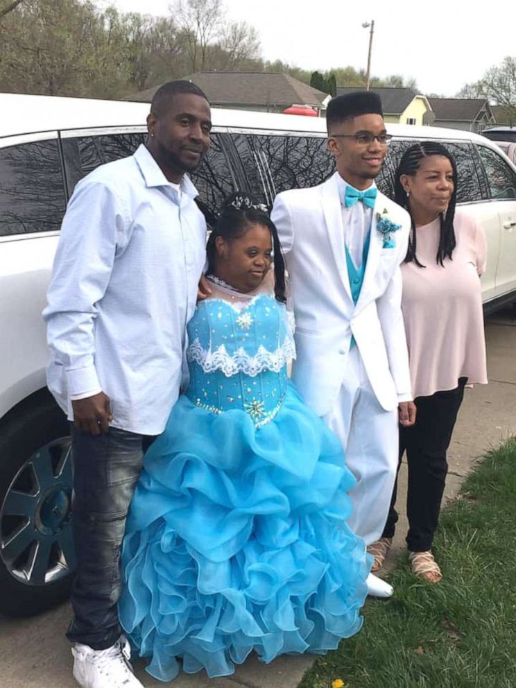 PHOTO: Cliff Dorsey of Terre Haute, Indiana, poses on April 17 with his daughter, Livi Dorsey, 18, her date Jawon Kimmons, 18 and Jawon's mother, Doretha Kimmons.
