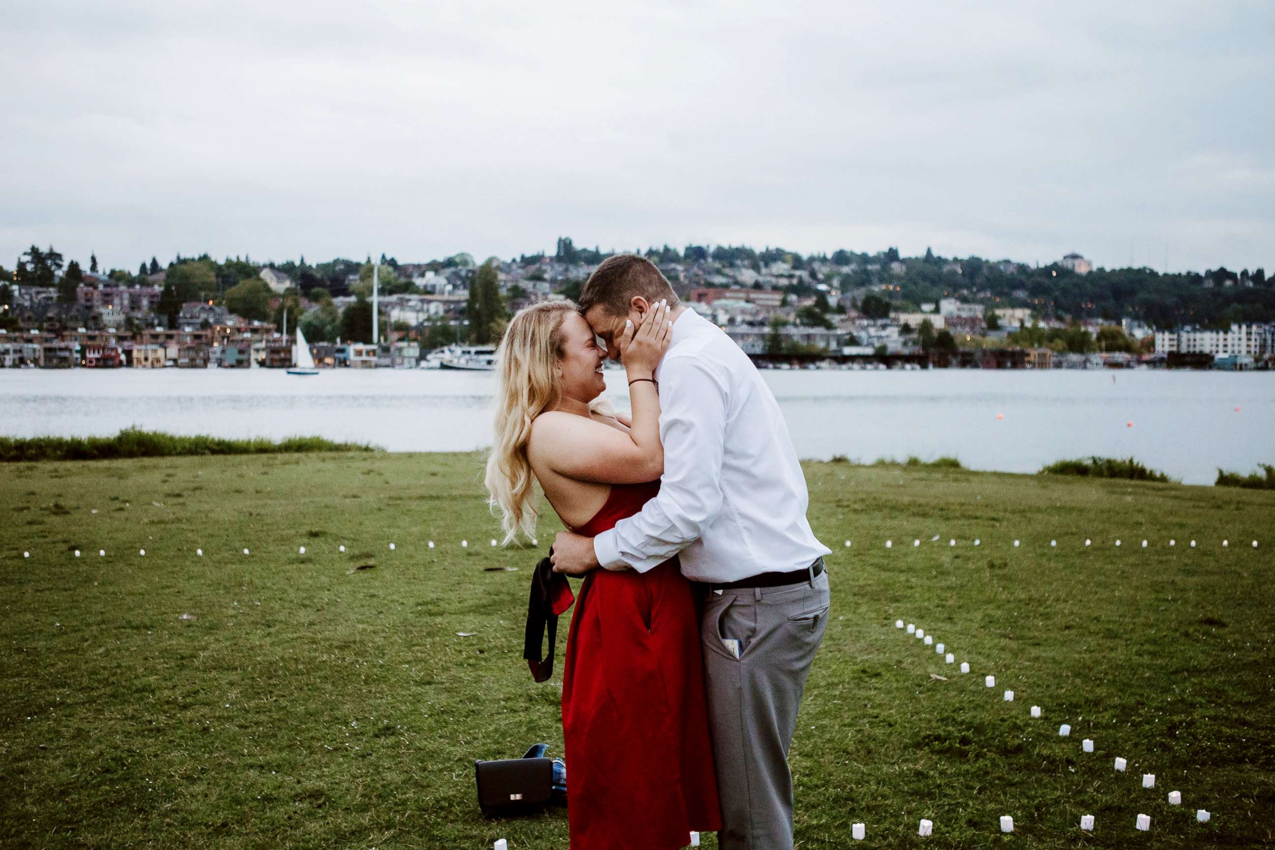PHOTO: Joshua Green pulls off elaborate "Grey's Anatomy"-themed proposal in Seattle for superfan girlfriend Hannah Pettijohn. 
