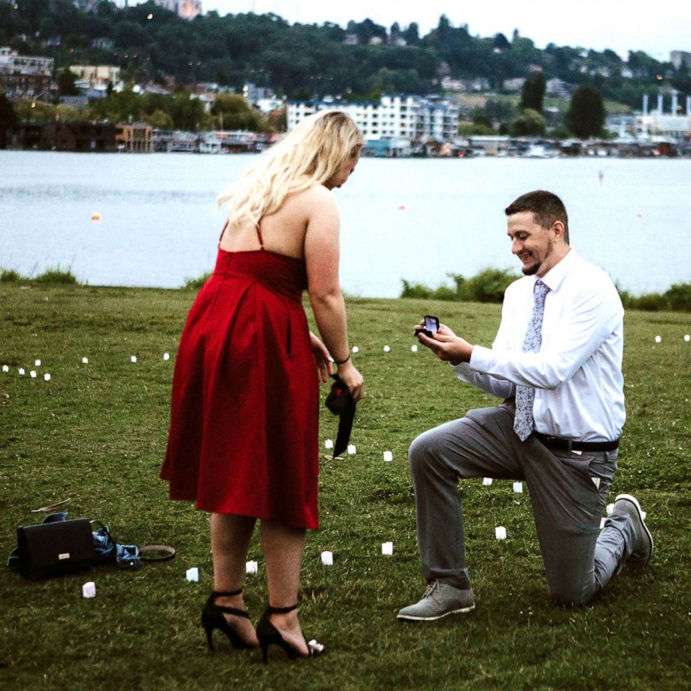 VIDEO: Man pulls off elaborate 'Grey's Anatomy'-themed proposal for his superfan girlfriend