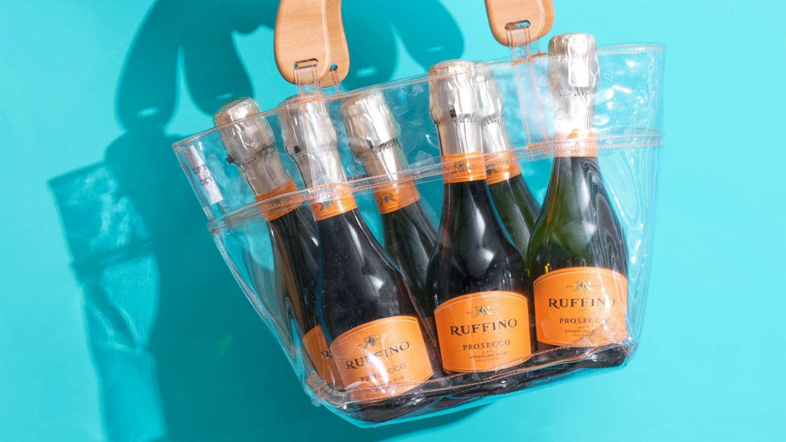 PHOTO: There's a new summer accessory that's packed with lots of bubbly.