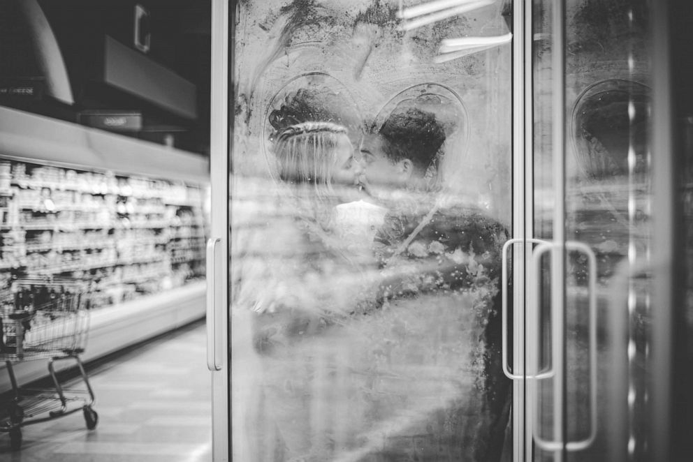 PHOTO: This Florida couple's photos can warm even the coldest hearts.