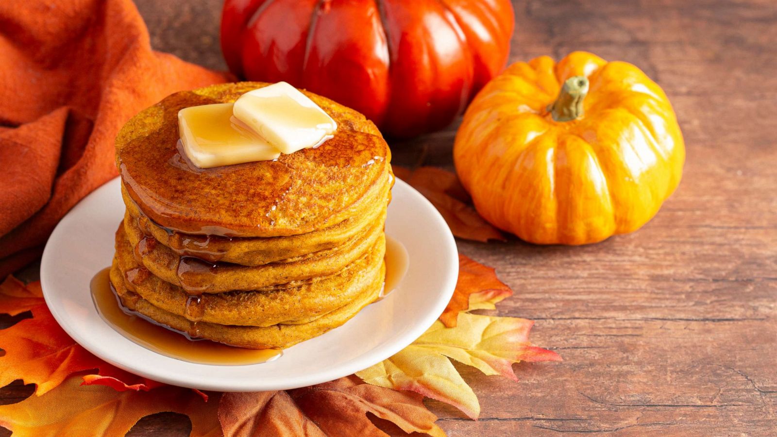 You Can Get an Autumn Leaves Pancake Pan That Will Make a Seasonal Breakfast