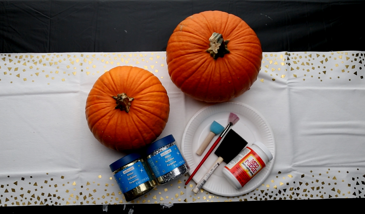 PHOTO: "Good Morning America" worked with a crafter to create glitter, pastel and metallic pumpkins for Halloween. 
