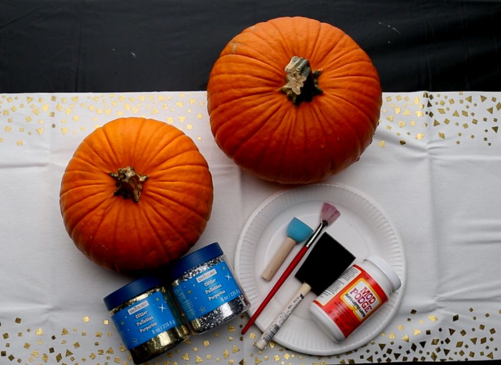 PHOTO: "Good Morning America" worked with a crafter to create glitter, pastel and metallic pumpkins for Halloween. 