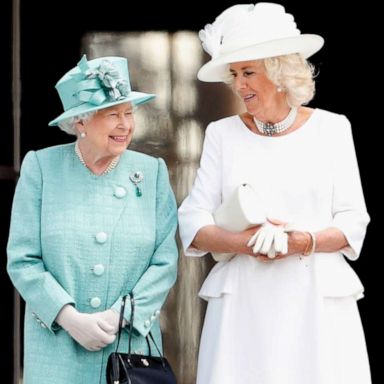 Queen Elizabeth II news: Why does the Queen always carry a handbag?, Royal, News