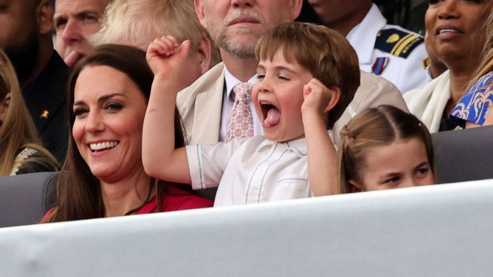 PHOTO: Britain's Catherine, Duchess of Cambridge Britain's Prince Louis of Cambridge and Britain's Princess Charlotte of Cambridge watch the Platinum Pageant in London on June 5, 2022.