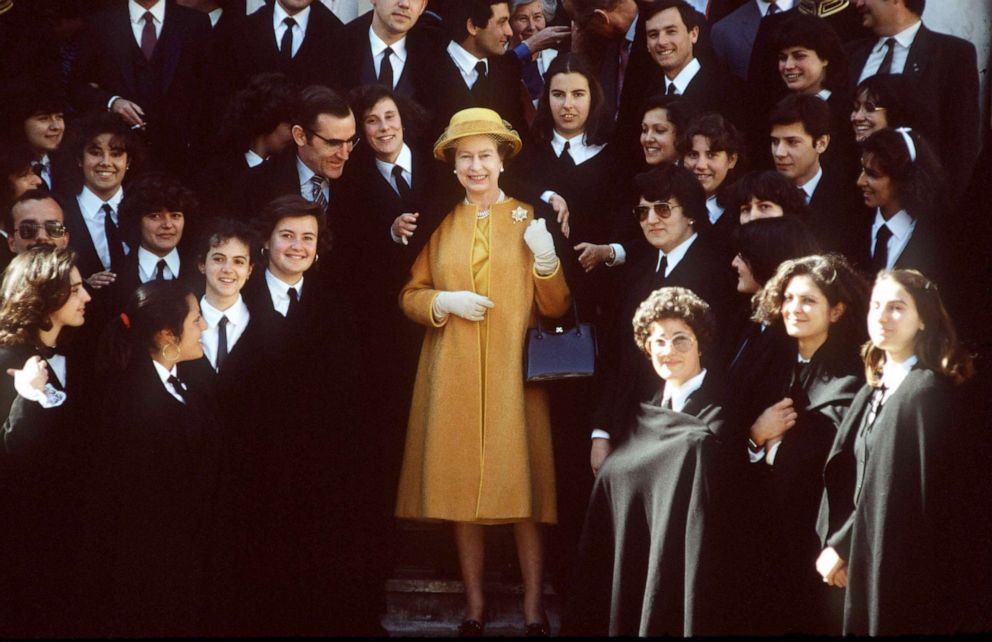 PHOTO: Queen Elizabeth II visits with students at Evora University in Evora, Portugal, March 28, 1985.