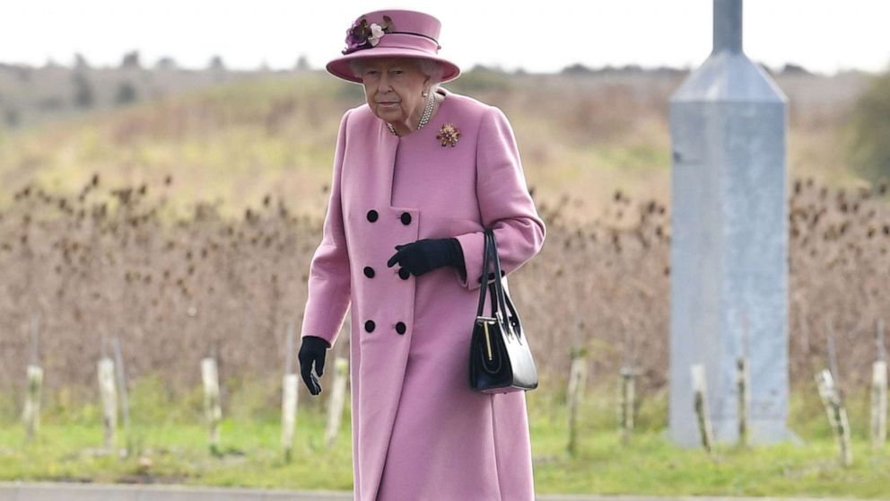 PHOTO: Britain's Queen Elizabeth II arrives at the Energetics Analysis Centre as they visit the Defence Science and Technology Laboratory (Dstl) at Porton Down science park near Salisbury, southern England, on Oct. 15, 2020.