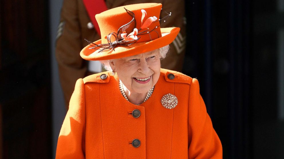 VIDEO: Queen Elizabeth publishes 1st Instagram post