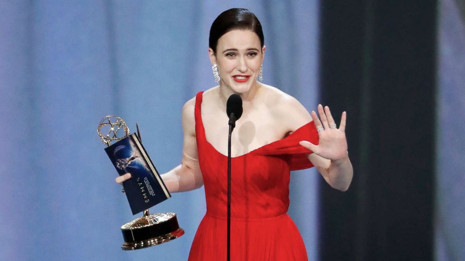 PHOTO: Rachel Brosnahan wins the Emmy for Outstanding Lead Actress in a Comedy series for "The Marvelous Mrs. Maisel."