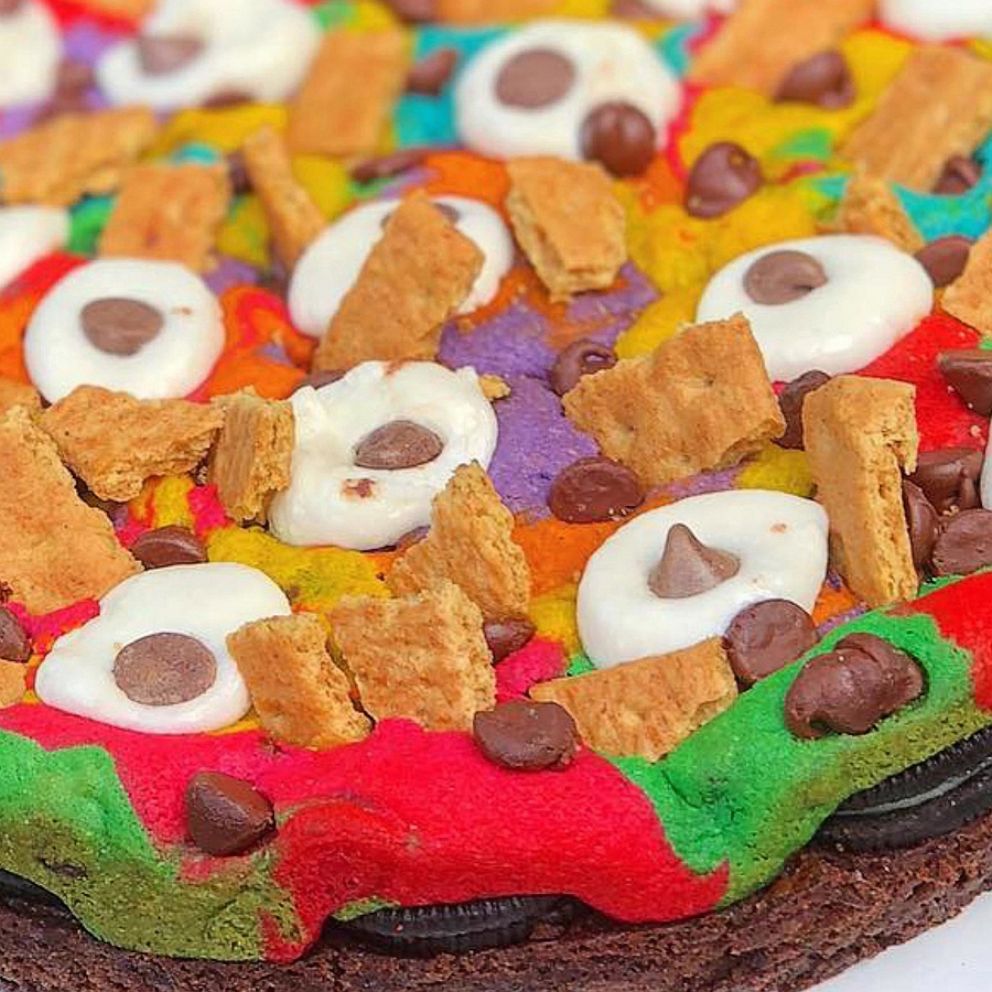 VIDEO: These colorful cookies will make all your rainbow dreams come true 