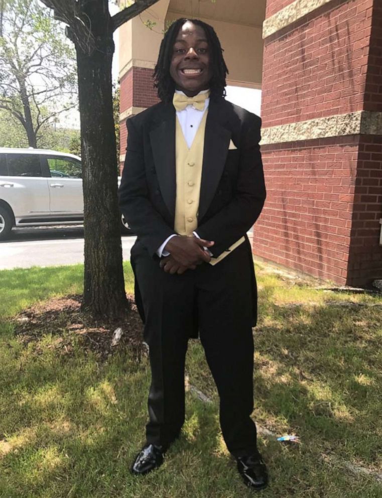 Teen graduating with 4.7 GPA makes history as first African American male  valedictorian at his Georgia high school - ABC News