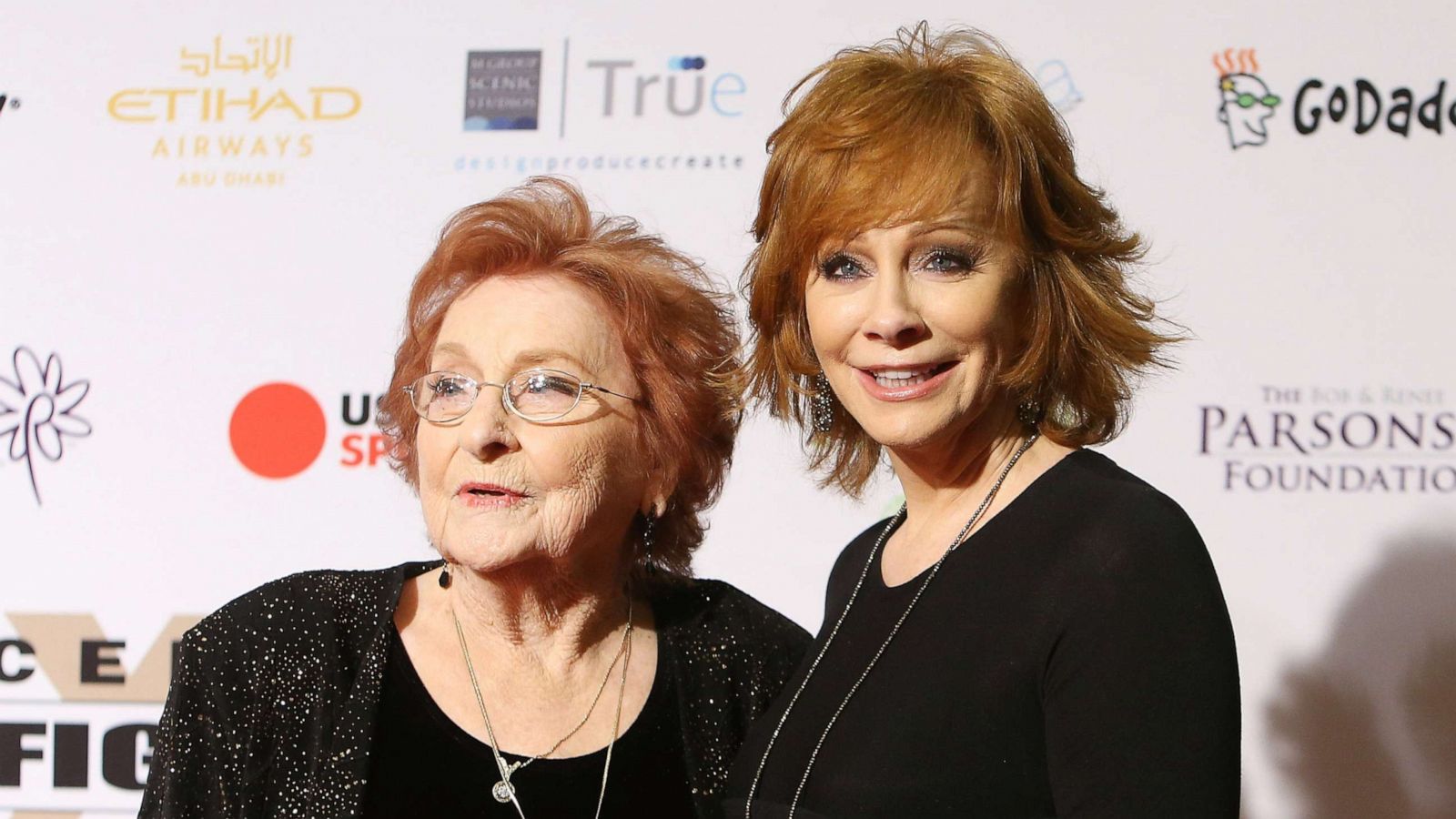 PHOTO: Reba McEntire, right, and Jacqueline Smith arrive at JW Marriott Desert Ridge Resort & Spa on April 9, 2016 in Phoenix.