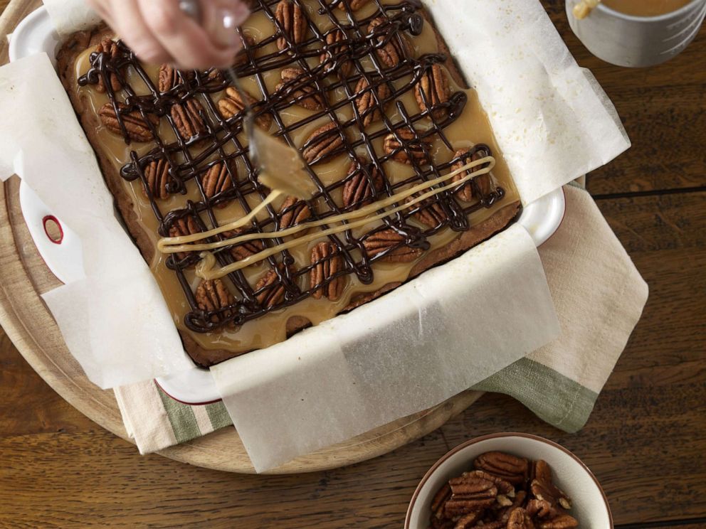 PHOTO: Chef Elizabeth Karmel's turtle brownie bites are pictured here from her new book "Steak and Cake."
